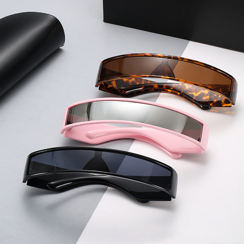 New One-Piece Sunglasses Individuality In Net Red Goggles Future Technology Sunglasses Trend